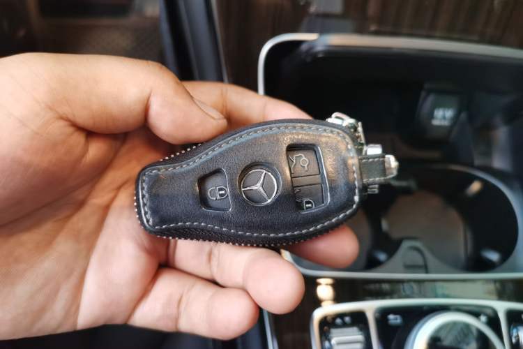 Used Mercedes-Benz GLC 2018 Facelift GLC 260 4MATIC Luxury Edition Vehicle Key