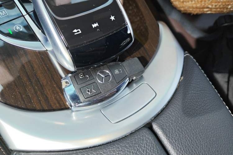 Used Mercedes-Benz GLC 2018 Facelifted GLC 260 4MATIC Dynamic Edition Vehicle Key