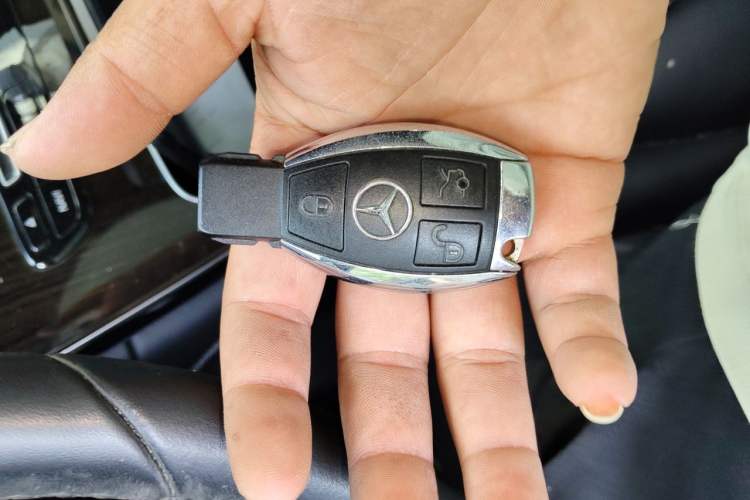 Used Mercedes-Benz GLC 2018 Facelifted GLC 260 4MATIC Dynamic Edition Vehicle Key