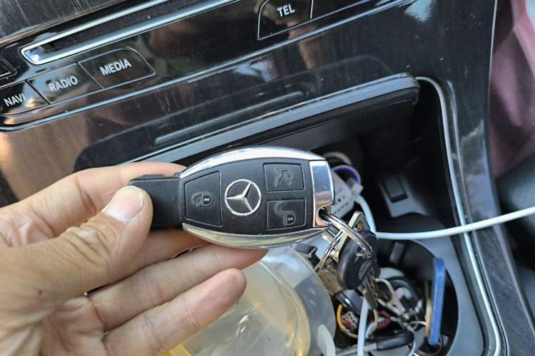 Used Mercedes-Benz GLC 2018 Facelifted GLC 260 4MATIC Dynamic Edition Vehicle Key
