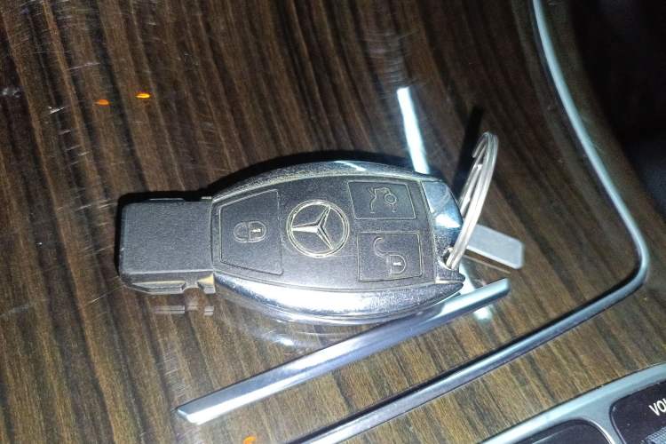 Used Mercedes-Benz GLC 2018 GLC 260 4MATIC Luxury Model Vehicle Key