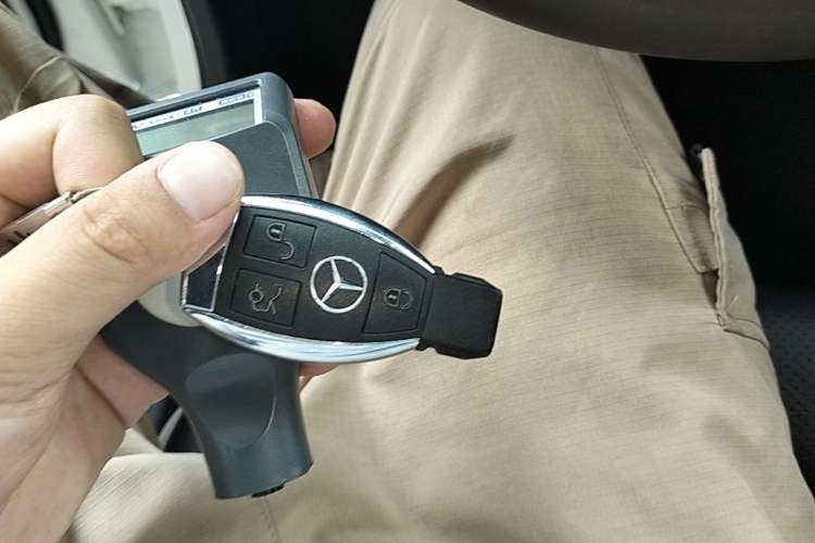 Used Mercedes-Benz GLC 2018 Facelift GLC 260 4MATIC Luxury Edition Vehicle Key