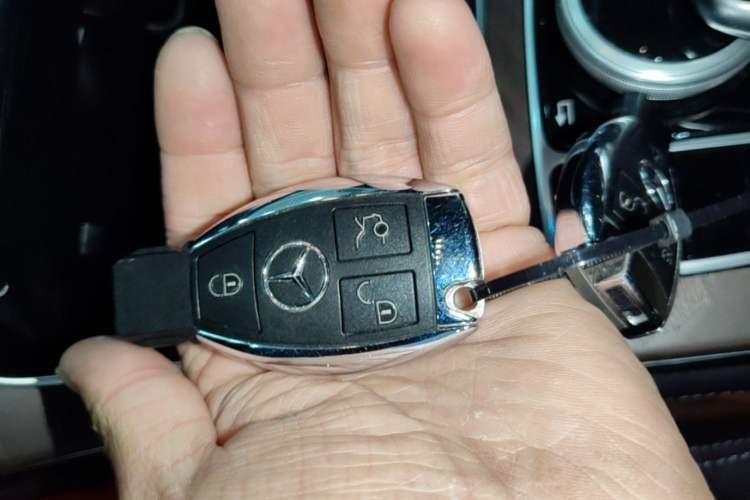 Used Mercedes-Benz GLC 2018 GLC 300 4MATIC Sport Edition Vehicle Key