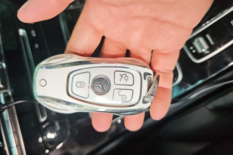 Used Mercedes-Benz GLC 2018 GLC 260 4MATIC Luxury Model Vehicle Key