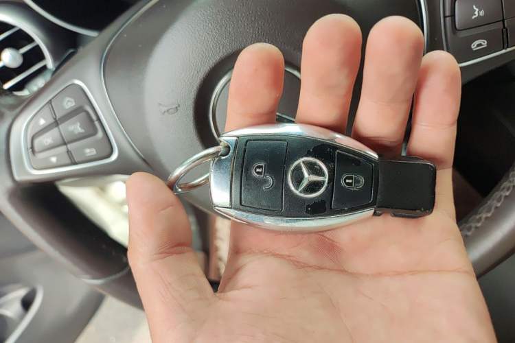 Used Mercedes-Benz GLC 2018 Facelift GLC 200 4MATIC Vehicle Key