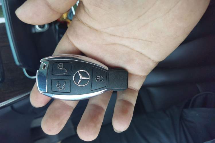Used Mercedes-Benz GLC 2018 Facelift GLC 260 4MATIC Luxury Edition Vehicle Key