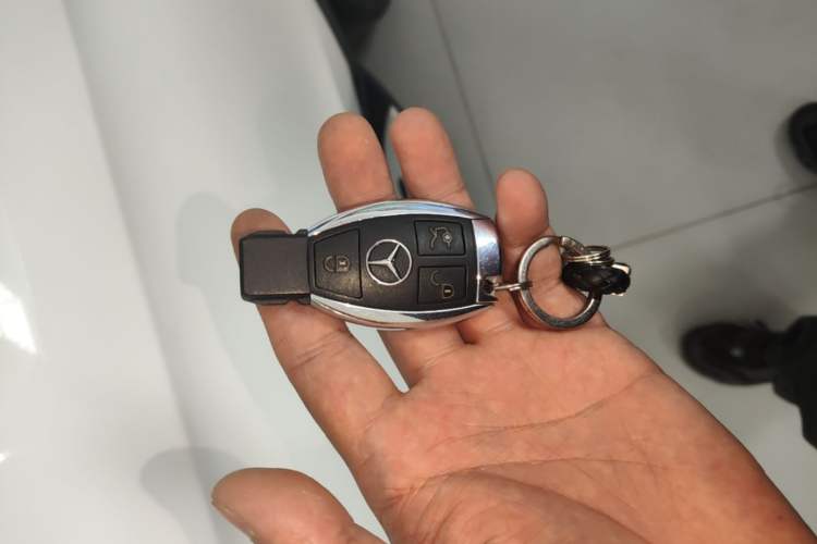 Used Mercedes-Benz GLC 2018 Facelifted GLC 260 4MATIC Dynamic Edition Vehicle Key