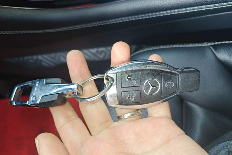 Used Mercedes-Benz GLC 2018 GLC 260 4MATIC Luxury Model Vehicle Key