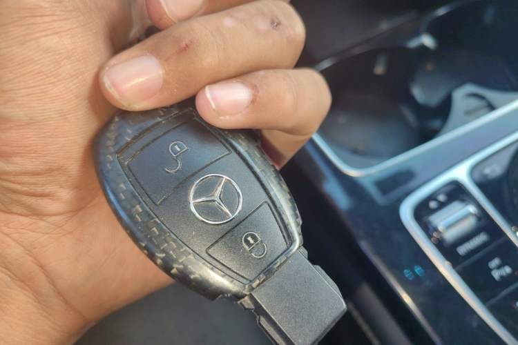 Used Mercedes-Benz GLC 2018 Facelift GLC 200 4MATIC Vehicle Key