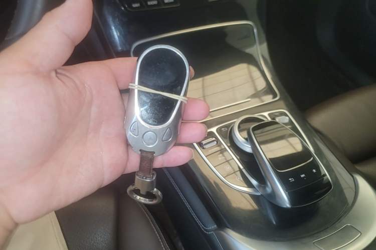 Used Mercedes-Benz GLC 2018 Facelift GLC 200 4MATIC Vehicle Key