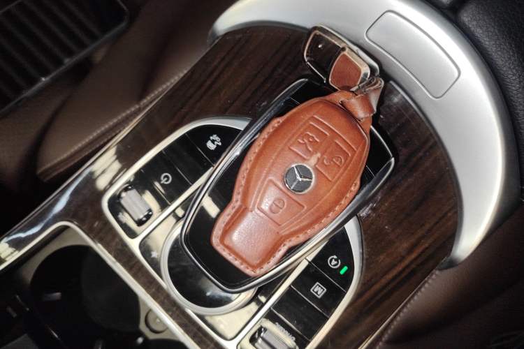 Used Mercedes-Benz GLC 2018 GLC 260 4MATIC Luxury Model Vehicle Key