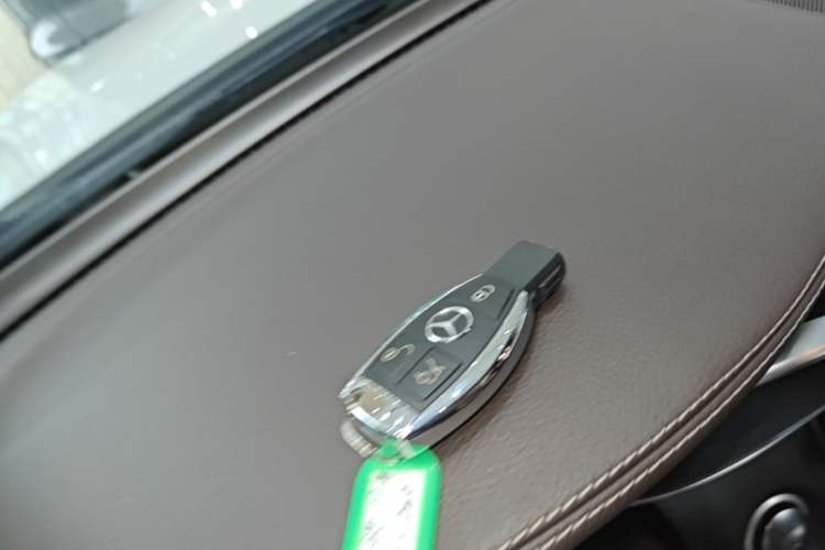 Used Mercedes-Benz GLC 2018 GLC 260 4MATIC Luxury Model Vehicle Key