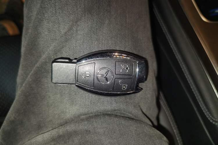 Used Mercedes-Benz GLC 2018 Refreshed GLC 300 4MATIC Dynamic Edition Vehicle Key