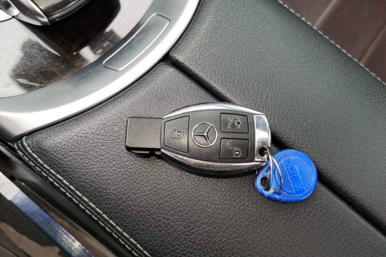 Used Mercedes-Benz GLC 2018 GLC 260 4MATIC Luxury Model Vehicle Key