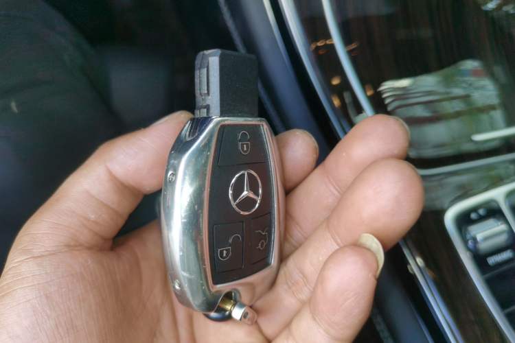 Used Mercedes-Benz GLC 2018 GLC 260 4MATIC Luxury Model Vehicle Key