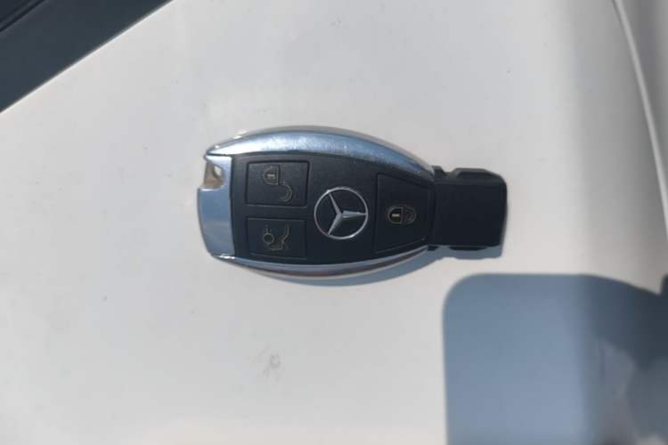 Used Mercedes-Benz GLC 2018 Facelift GLC 260 4MATIC Luxury Edition Vehicle Key