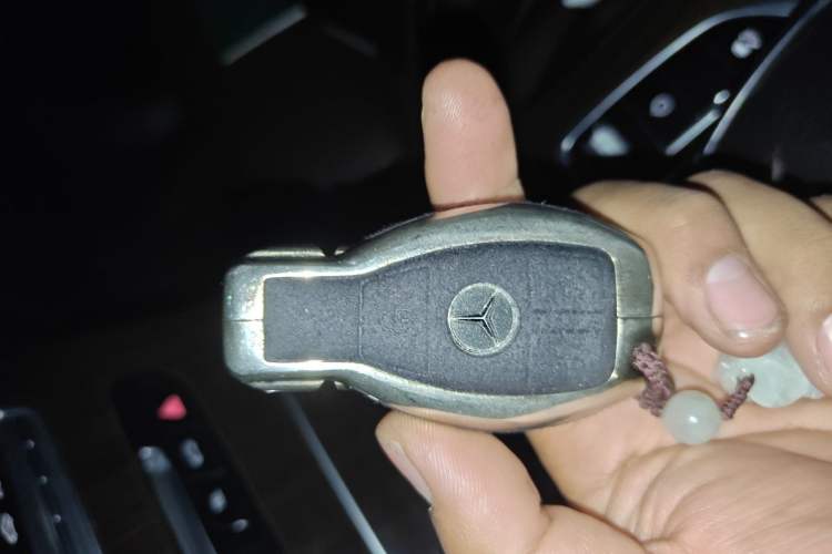 Used Mercedes-Benz GLC 2018 GLC 260 4MATIC Luxury Model Vehicle Key