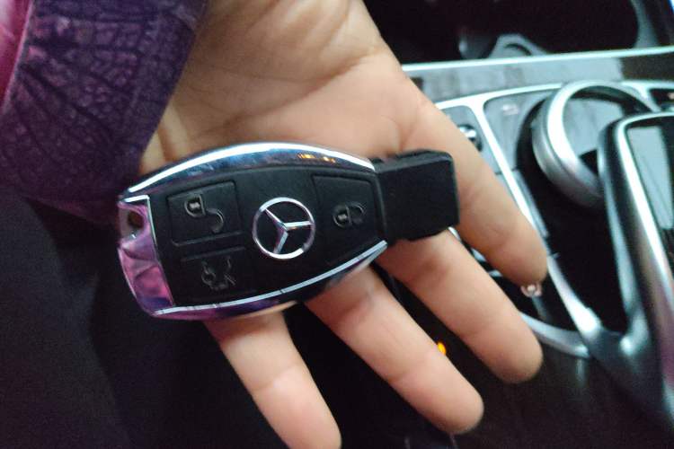 Used Mercedes-Benz GLC 2018 Facelift GLC 260 4MATIC Luxury Edition Vehicle Key