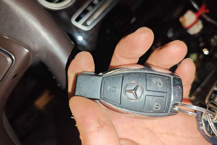 Used Mercedes-Benz GLC 2018 Facelifted GLC 260 4MATIC Dynamic Edition Vehicle Key
