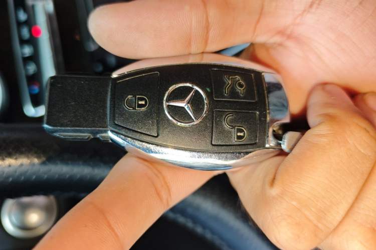 Used Mercedes-Benz GLC 2018 GLC 260 4MATIC Luxury Model Vehicle Key