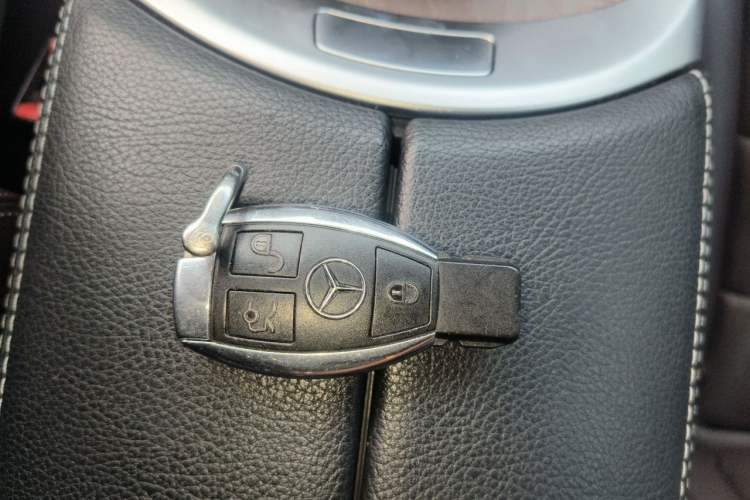Used Mercedes-Benz GLC 2018 GLC 300 4MATIC Sport Edition Vehicle Key