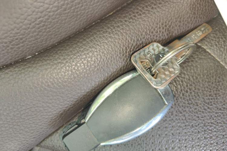 Used Mercedes-Benz GLC 2018 Facelift GLC 200 4MATIC Vehicle Key