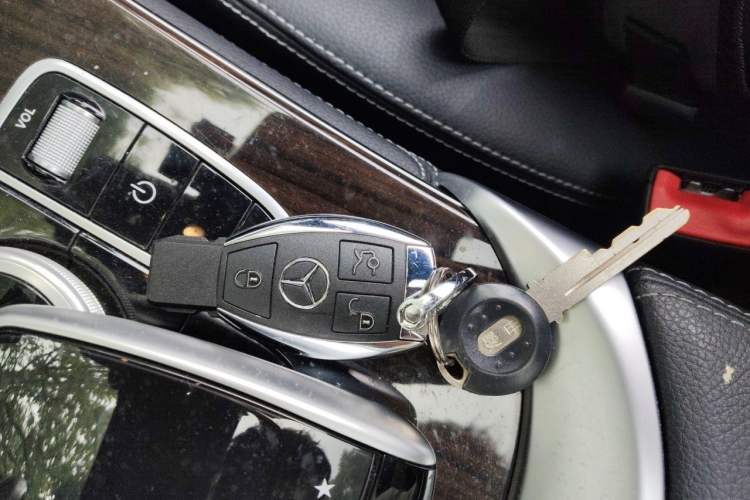 Used Mercedes-Benz GLC 2018 Facelift GLC 260 4MATIC Luxury Edition Vehicle Key