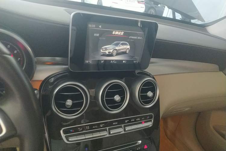 Used Mercedes-Benz GLC 2019 GLC 260 L 4MATIC Luxury Model Audio And AC Panel