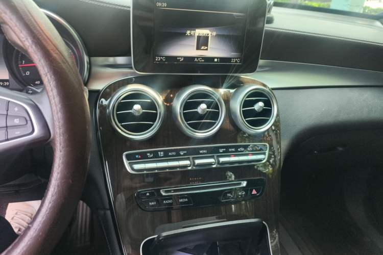 Used Mercedes-Benz GLC 2019 Facelift GLC 260 L 4MATIC Luxury Model Audio And AC Panel