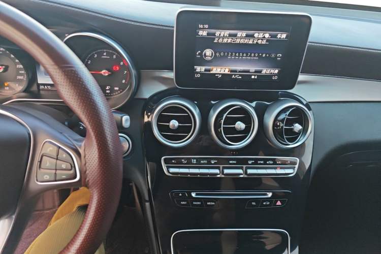 Used Mercedes-Benz GLC 2019 GLC 200 L 4MATIC Audio And AC Panel