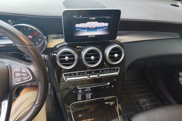 Used Mercedes-Benz GLC 2019 GLC 260 L 4MATIC Luxury Model Audio And AC Panel