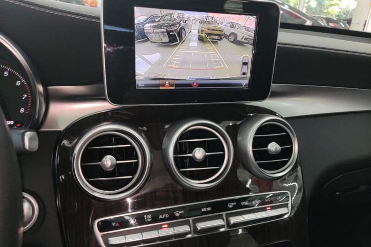 Used Mercedes-Benz GLC 2019 GLC 260 L 4MATIC Dynamic Model Audio And AC Panel