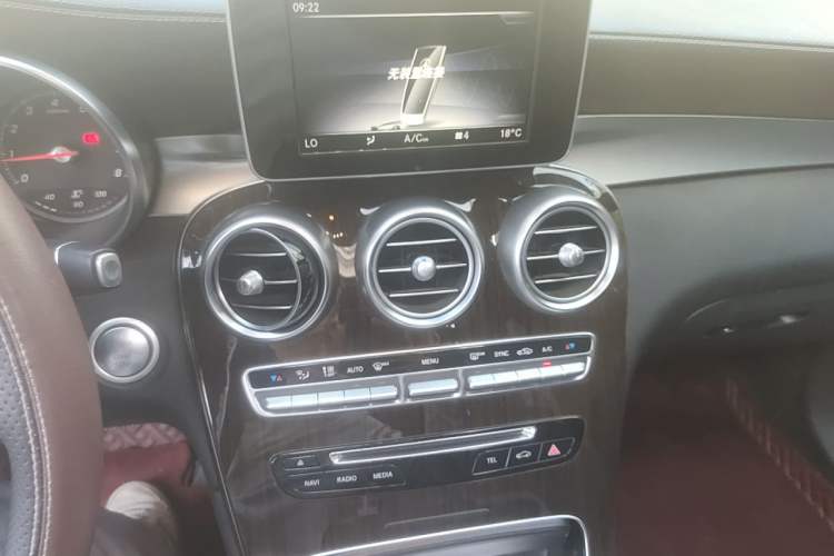 Used Mercedes-Benz GLC 2019 Facelift GLC 260 L 4MATIC Luxury Model Audio And AC Panel