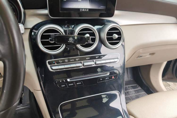 Used Mercedes-Benz GLC 2019 GLC 200 L 4MATIC Audio And AC Panel