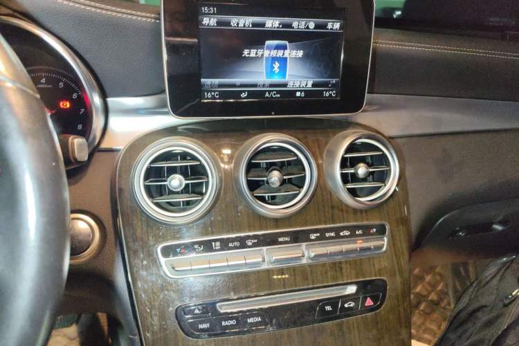 Used Mercedes-Benz GLC 2019 Facelift GLC 260 L 4MATIC Luxury Model Audio And AC Panel