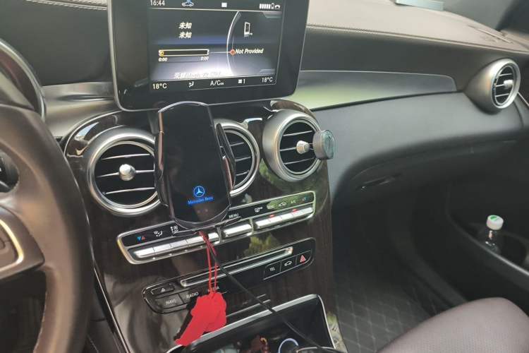 Used Mercedes-Benz GLC 2019 Facelift GLC 260 L 4MATIC Luxury Model Audio And AC Panel