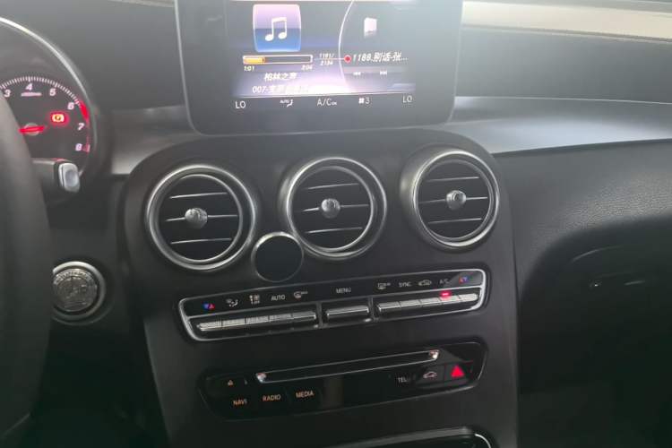 Used Mercedes-Benz GLC 2019 Facelift GLC 260 L 4MATIC Luxury Model Audio And AC Panel