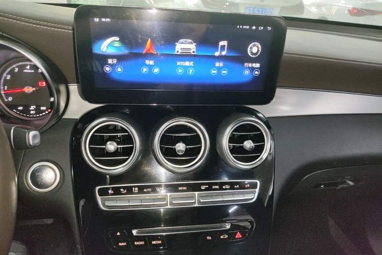 Used Mercedes-Benz GLC 2019 GLC 200 L 4MATIC Audio And AC Panel