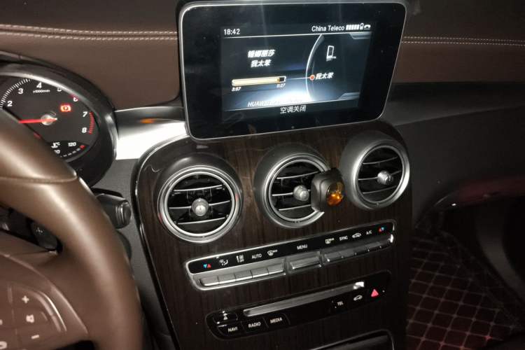 Used Mercedes-Benz GLC 2019 Facelift GLC 260 L 4MATIC Luxury Model Audio And AC Panel