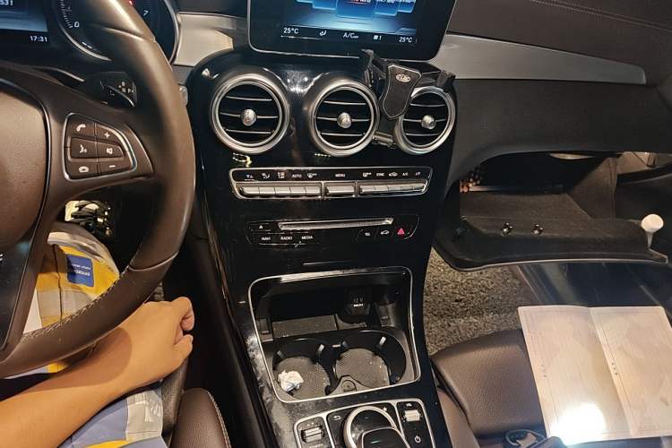 Used Mercedes-Benz GLC 2019 GLC 200 L 4MATIC Audio And AC Panel