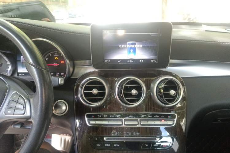Used Mercedes-Benz GLC 2019 GLC 260 L 4MATIC Dynamic Model Audio And AC Panel