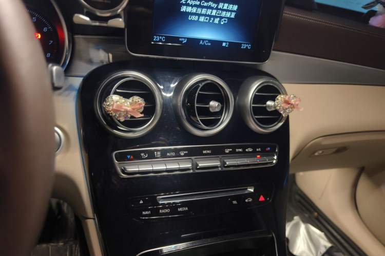 Used Mercedes-Benz GLC 2019 GLC 200 L 4MATIC Audio And AC Panel