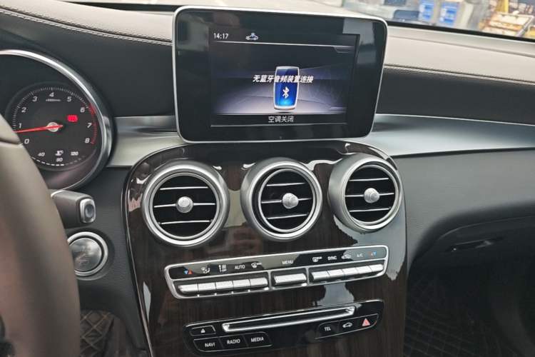 Used Mercedes-Benz GLC 2019 GLC 260 L 4MATIC Dynamic Model Audio And AC Panel