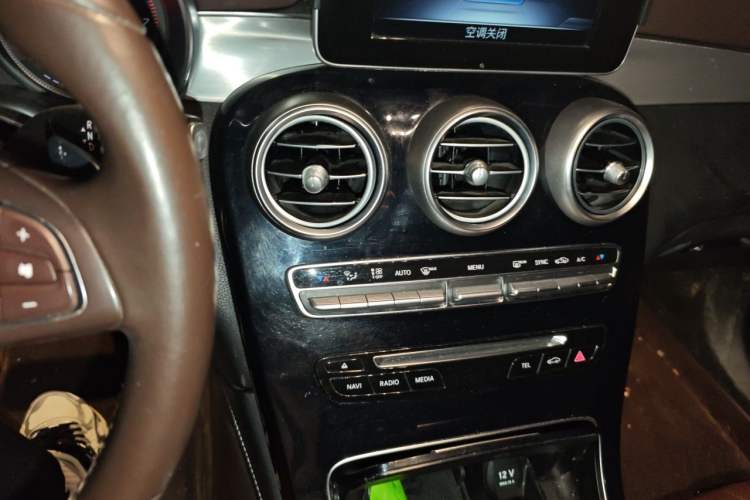 Used Mercedes-Benz GLC 2019 GLC 200 L 4MATIC Audio And AC Panel