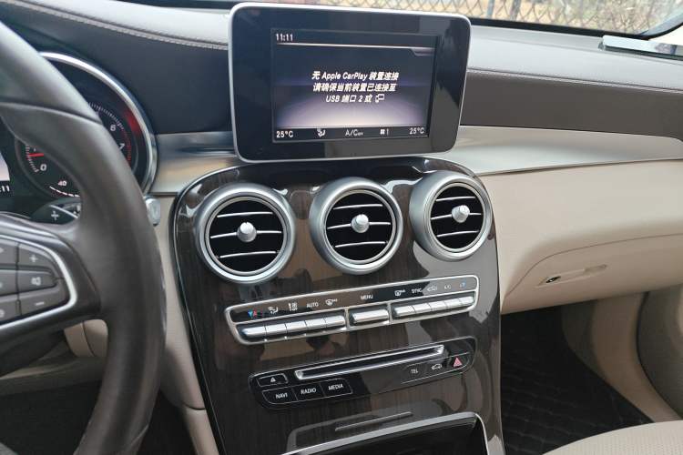 Used Mercedes-Benz GLC 2019 GLC 260 L 4MATIC Dynamic Model Audio And AC Panel