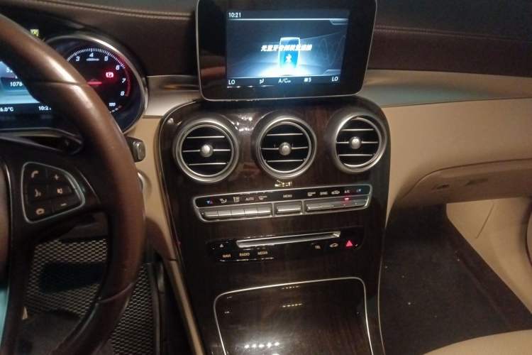 Used Mercedes-Benz GLC 2019 GLC 260 L 4MATIC Luxury Model Audio And AC Panel