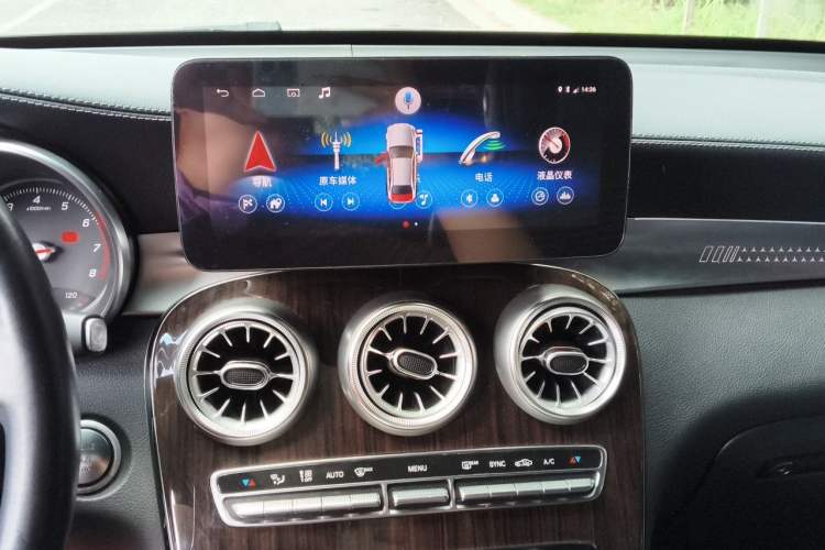 Used Mercedes-Benz GLC 2019 GLC 260 L 4MATIC Luxury Model Audio And AC Panel