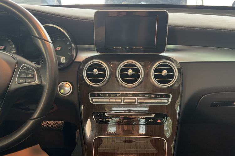 Used Mercedes-Benz GLC 2019 GLC 260 L 4MATIC Dynamic Model Audio And AC Panel