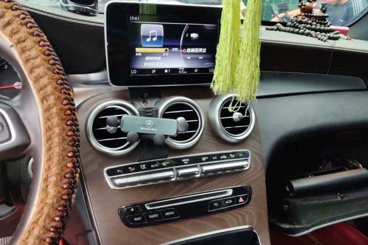 Used Mercedes-Benz GLC 2019 GLC 300 L 4MATIC Dynamic Model Audio And AC Panel