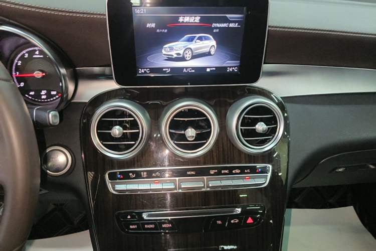 Used Mercedes-Benz GLC 2019 GLC 260 L 4MATIC Dynamic Model Audio And AC Panel